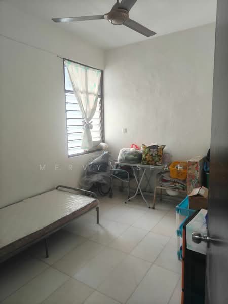 Rumah Flat untuk Dijual di Dafe Court - Mervyn Seah - Bedroom - PropertyGuru.com.my