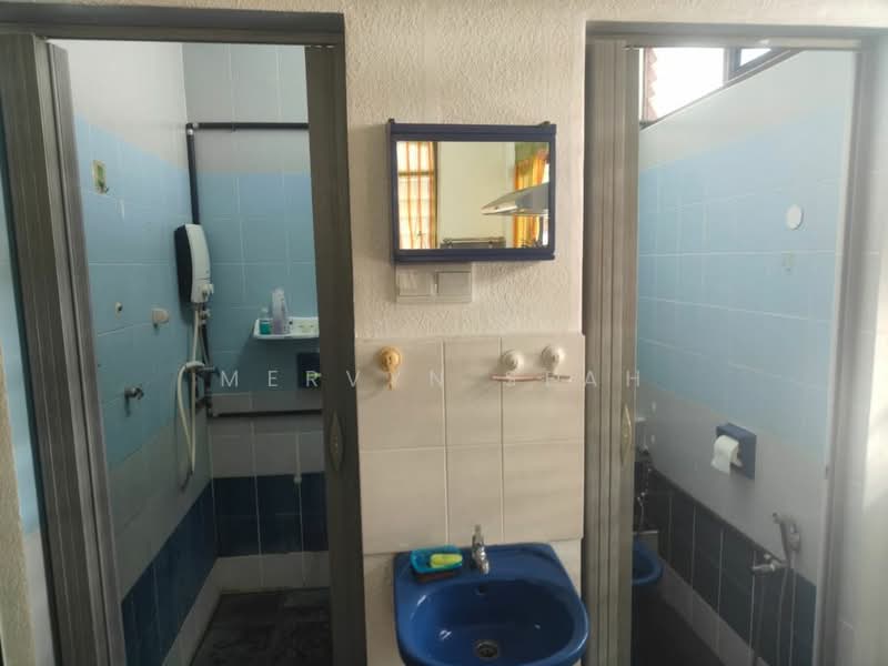 Rumah Flat untuk Dijual di Dafe Court - Mervyn Seah - Bathroom - PropertyGuru.com.my