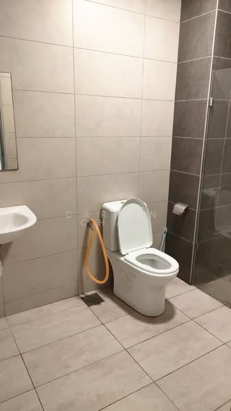 Servis Apartment untuk Disewa di Luminari - Darren Cham - Bathroom - PropertyGuru.com.my