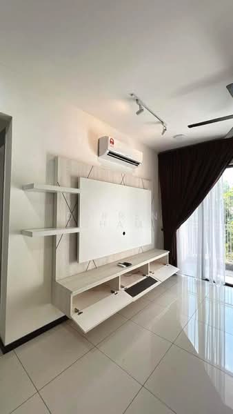 Servis Apartment untuk Disewa di Luminari - Darren Cham - Living Room - PropertyGuru.com.my