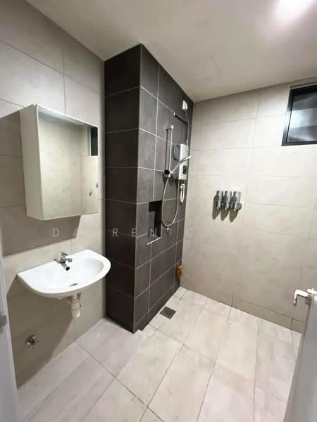 Servis Apartment untuk Disewa di Luminari - Darren Cham - Bathroom - PropertyGuru.com.my