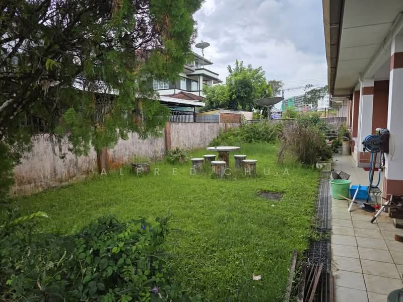 Semi-Detached House for Sale in Stampin Tengah (Kuching) - Alfred Chua - Exterior - PropertyGuru.com.my