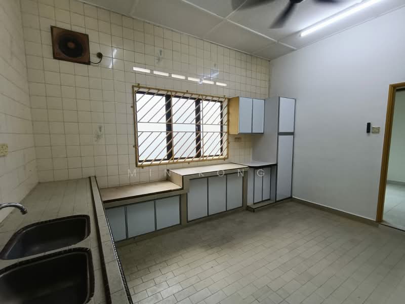 Rumah Teres 1 Tingkat untuk Disewa di Taman Daya (Johor Bahru) - Min Kong - Kitchen - PropertyGuru.com.my
