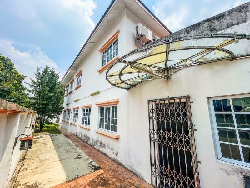 Rumah Berkembar untuk Dijual di Taman Sri Jelok (Kajang) - Amzar Faiz - PropertyGuru.com.my