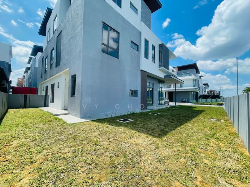 Semi-Detached House for Sale in Shah Alam (Selangor) - Ivy Chong - Exterior - PropertyGuru.com.my
