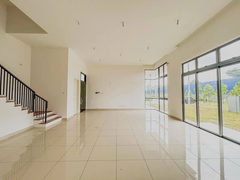 Semi-Detached House for Sale in Shah Alam (Selangor) - Ivy Chong - Living Room - PropertyGuru.com.my