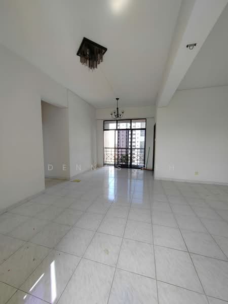 Pangsapuri untuk Dijual di Mewah View Luxurious Apartments - Dennis Peh - Living Room - PropertyGuru.com.my