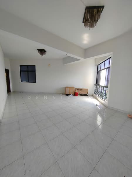 Pangsapuri untuk Dijual di Mewah View Luxurious Apartments - Dennis Peh - Living Room - PropertyGuru.com.my