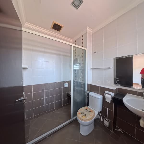 Rumah Teres 2 Tingkat untuk Dijual di Bandar Kinrara (Selangor) - Adrian Leong - Bathroom - PropertyGuru.com.my
