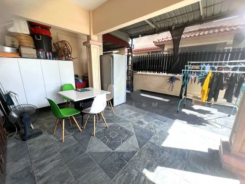 Rumah Berkembar untuk Dijual di Taman Sutera Utama (Skudai) - Karl Lim - Exterior - PropertyGuru.com.my