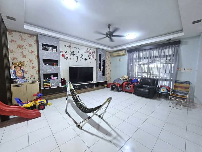 Rumah Berkembar untuk Dijual di Taman Sutera Utama (Skudai) - Karl Lim - Living Room - PropertyGuru.com.my