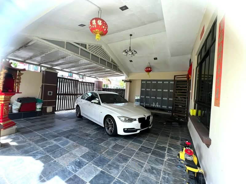 Rumah Berkembar untuk Dijual di Taman Sutera Utama (Skudai) - Karl Lim - Car Park - PropertyGuru.com.my