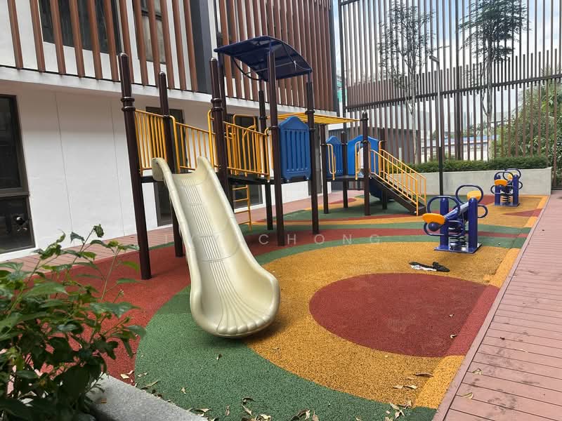 4.5-storey Terraced House for Sale in Kampung Sungai Kayu Ara (Petaling Jaya) - Ivy Chong - PropertyGuru.com.my