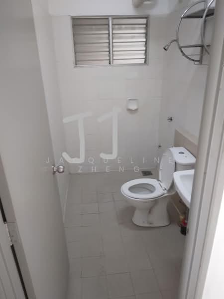Pangsapuri untuk Dijual di Suria Permai - Jacqueline Zheng - Bathroom - PropertyGuru.com.my