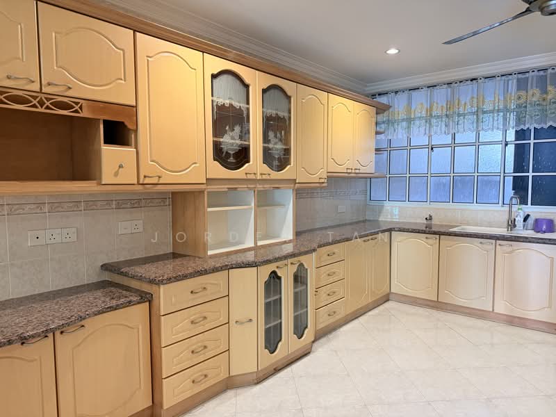 Kondominium untuk Dijual di Gurney Beach Resort - Jorden Tan - PropertyGuru.com.my