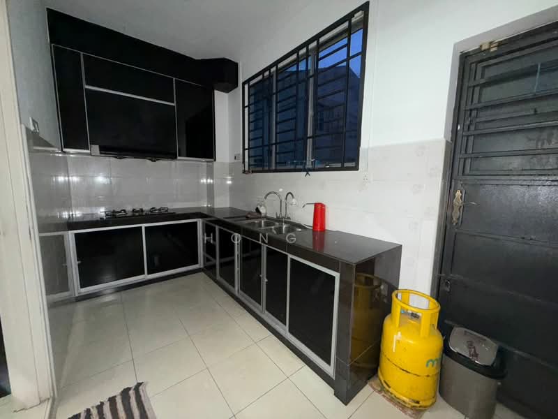 2-storey Terraced House for Sale in Taman Seri Austin (Tebrau) - Hong . - Kitchen - PropertyGuru.com.my