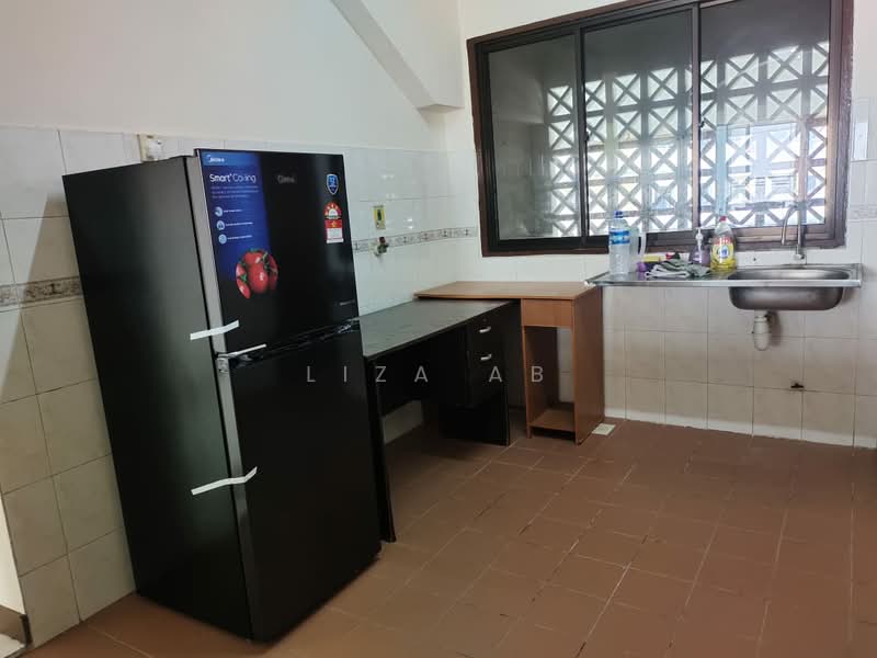 Kondominium untuk Dijual di Vista Komanwel B - Liza AB - Kitchen - PropertyGuru.com.my