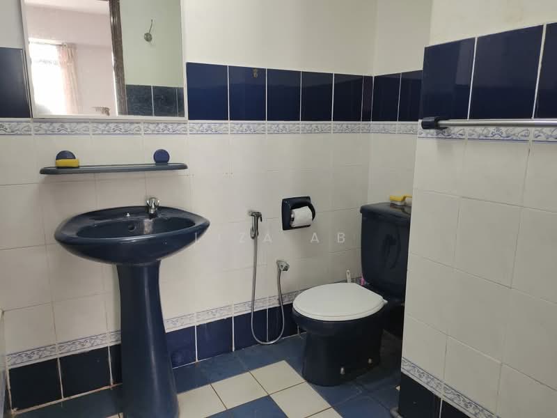 Kondominium untuk Dijual di Vista Komanwel B - Liza AB - Bathroom - PropertyGuru.com.my