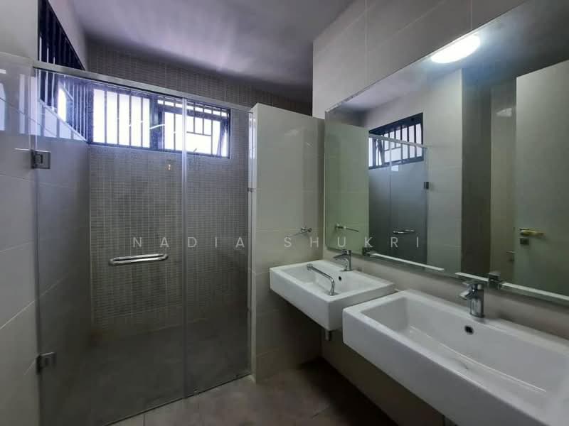 Semi-Detached House for Rent in Bukit Bandaraya (Shah Alam) - Nadia Shukri - Bathroom - PropertyGuru.com.my