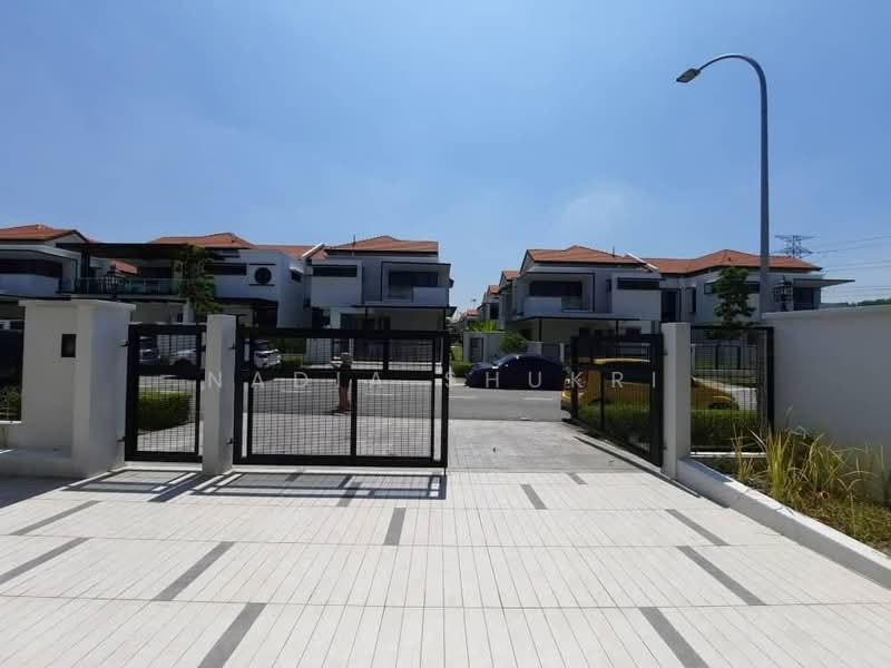 Semi-Detached House for Rent in Bukit Bandaraya (Shah Alam) - Nadia Shukri - Exterior - PropertyGuru.com.my