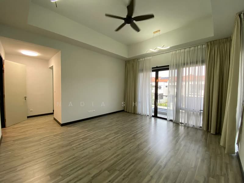 Semi-Detached House for Rent in Bukit Bandaraya (Shah Alam) - Nadia Shukri - Living Room - PropertyGuru.com.my