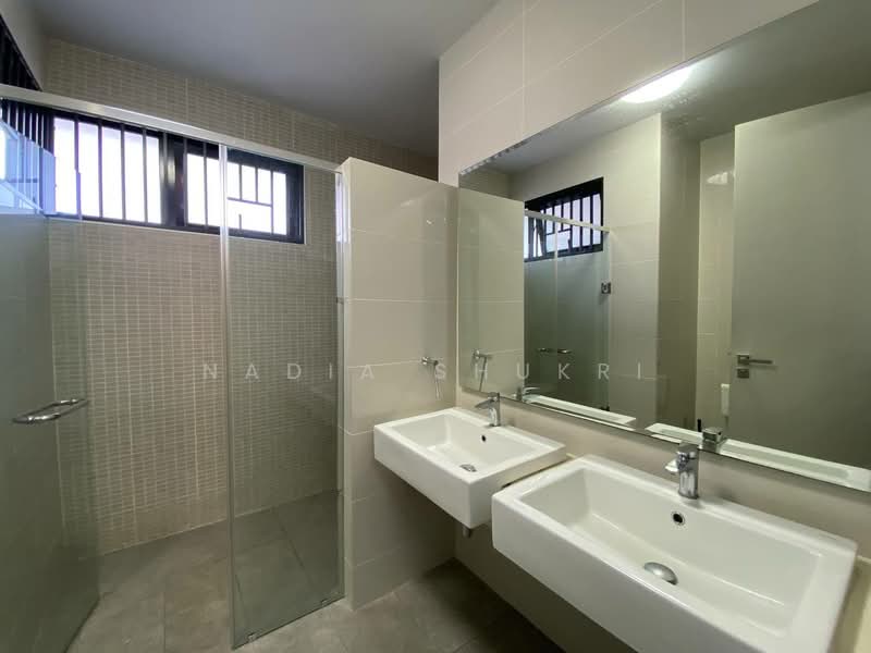 Semi-Detached House for Rent in Bukit Bandaraya (Shah Alam) - Nadia Shukri - Bathroom - PropertyGuru.com.my