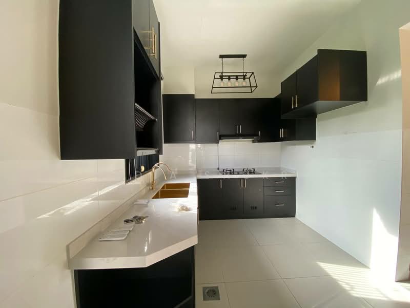 Semi-Detached House for Rent in Bukit Bandaraya (Shah Alam) - Nadia Shukri - Kitchen - PropertyGuru.com.my