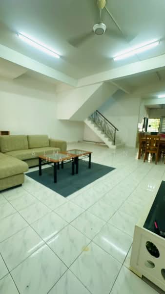 Rumah Teres 2 Tingkat untuk Dijual di Taman Polo Indera Mahkota 8 (Kuantan) - Aiman Bin Hasnan - Living Room - PropertyGuru.com.my