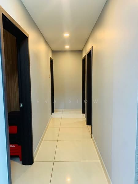 Service Residence for Sale at D'Inspire Residence (Inspira Bestari) - Eva Siow - Corridor - PropertyGuru.com.my