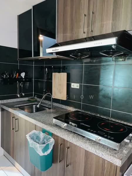 Service Residence for Sale at D'Inspire Residence (Inspira Bestari) - Eva Siow - Kitchen - PropertyGuru.com.my