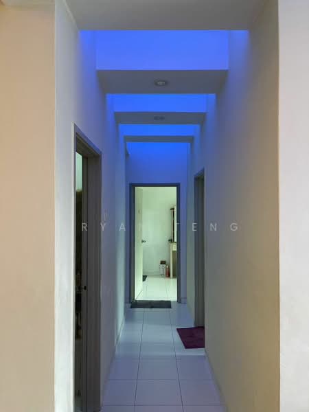 Kondominium untuk Dijual di The Golden Triangle Condominium - Bryan Teng - Corridor - PropertyGuru.com.my