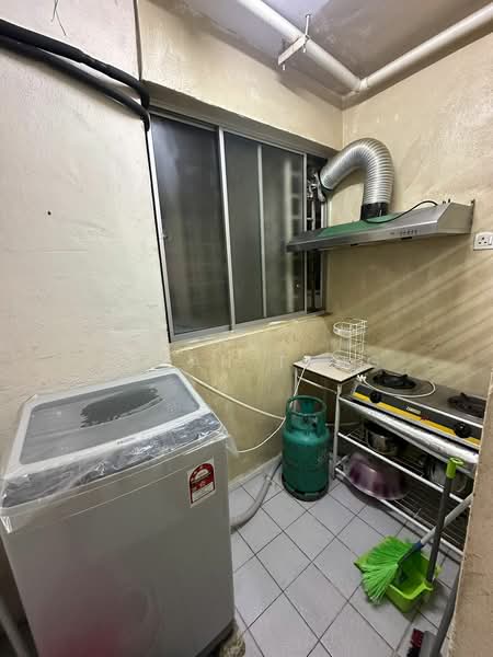Apartment for Sale at Taman Kheng Tian - Bryan Teng - Kitchen - PropertyGuru.com.my