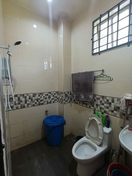 1-storey Terraced House for Sale in Perling (Johor) - Iden Tan - Bathroom - PropertyGuru.com.my
