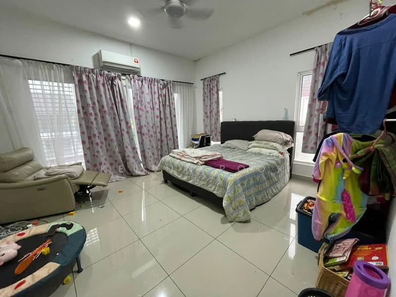 Rumah Berkembar untuk Dijual di Dengkil (Selangor) - Kelvin Pook - Bedroom - PropertyGuru.com.my