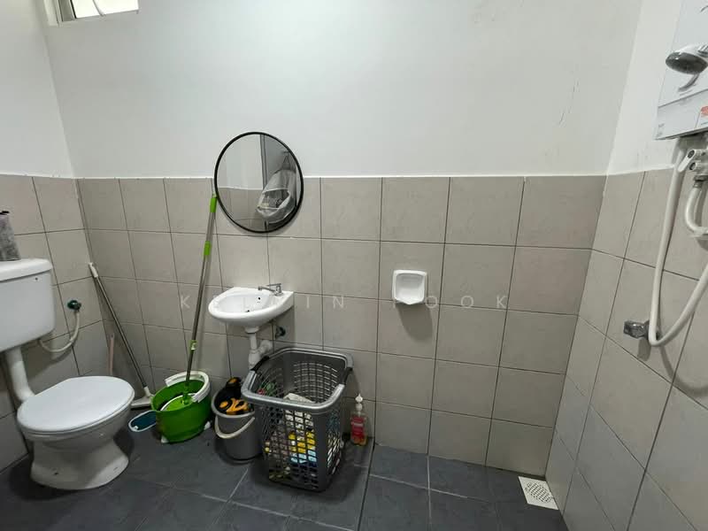 Rumah Berkembar untuk Dijual di Dengkil (Selangor) - Kelvin Pook - Bathroom - PropertyGuru.com.my