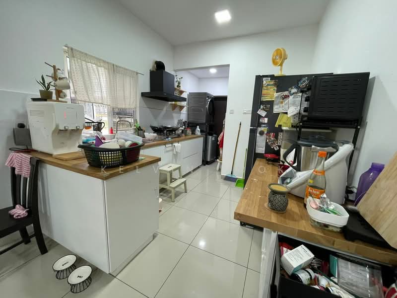 Rumah Berkembar untuk Dijual di Dengkil (Selangor) - Kelvin Pook - Kitchen - PropertyGuru.com.my
