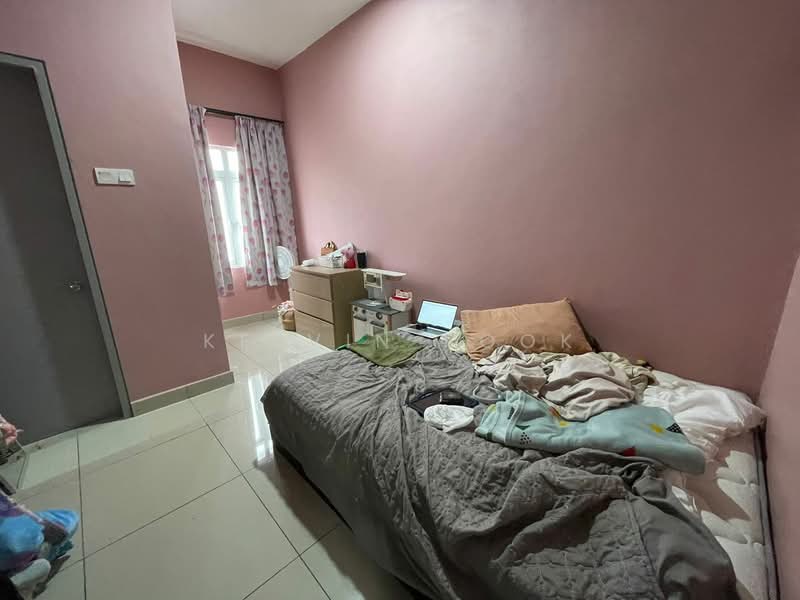 Rumah Berkembar untuk Dijual di Dengkil (Selangor) - Kelvin Pook - Bedroom - PropertyGuru.com.my