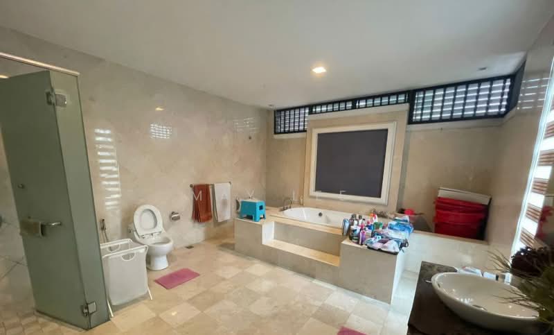 3-storey Terraced House for Sale in Duta Tropika (Batu) - May Lee - Bathroom - PropertyGuru.com.my