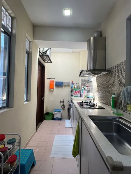 Rumah Teres 3 Tingkat untuk Disewa di Shah Alam (Selangor) - Asman Samsudin - Kitchen - PropertyGuru.com.my