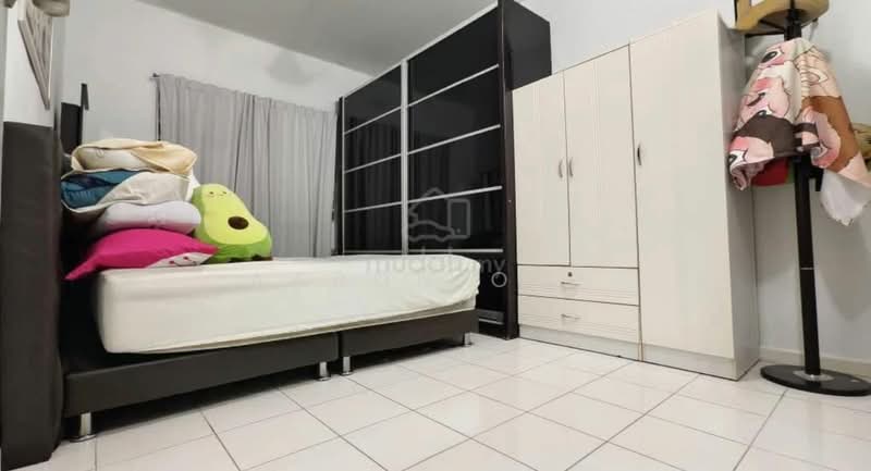 Kondominium untuk Dijual di Casa Idaman - Aaron Ong - Bedroom - PropertyGuru.com.my