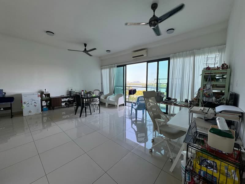 Kondominium untuk Dijual di Skyvilla @ D'Island - Kelvin Pook - Living Room - PropertyGuru.com.my