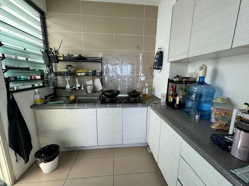 Kondominium untuk Dijual di Skyvilla @ D'Island - Kelvin Pook - Kitchen - PropertyGuru.com.my