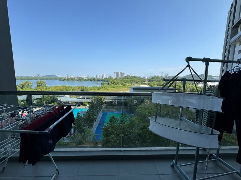 Kondominium untuk Dijual di Skyvilla @ D'Island - Kelvin Pook - Balcony - PropertyGuru.com.my
