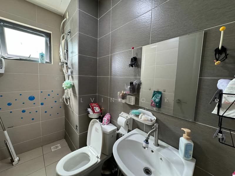 Kondominium untuk Dijual di Skyvilla @ D'Island - Kelvin Pook - Bathroom - PropertyGuru.com.my