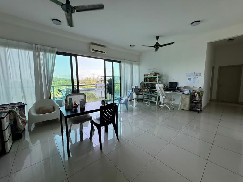 Kondominium untuk Dijual di Skyvilla @ D'Island - Kelvin Pook - Living Room - PropertyGuru.com.my