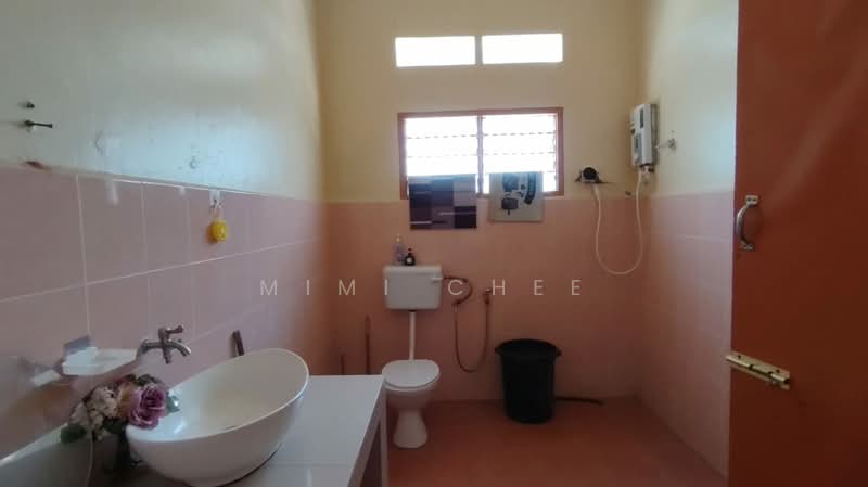 Bungalow for Sale in Seremban (Negeri Sembilan) - Mimi Chee - Bathroom - PropertyGuru.com.my