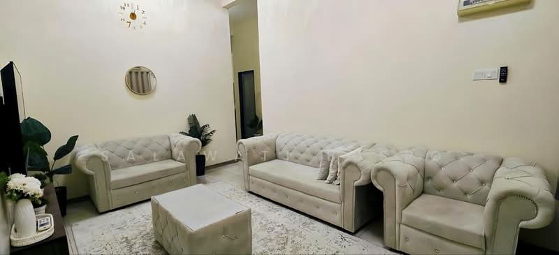 1-storey Terraced House for Sale in Kampung Lombong (Shah Alam) - Salawati Busro - Living Room - PropertyGuru.com.my