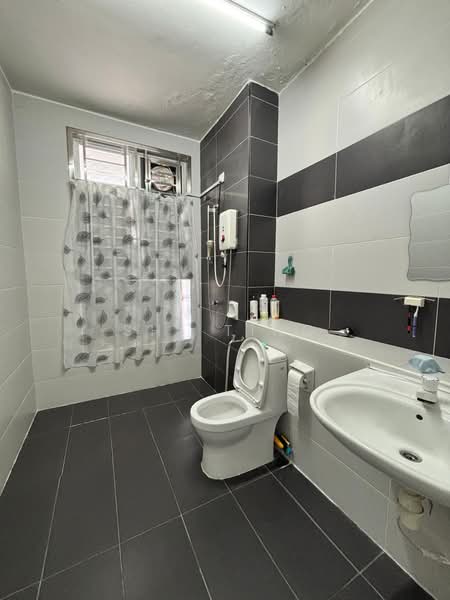 2-storey Terraced House for Sale in Bandar Putra (Kulai) - Shi Ting - PropertyGuru.com.my