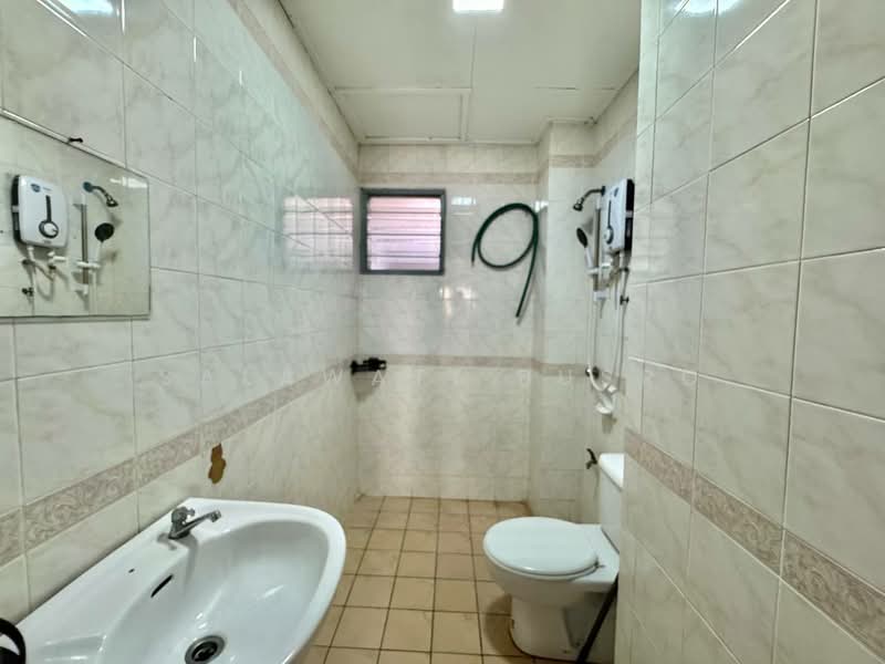 Rumah Teres 2 Tingkat untuk Dijual di Kota Kemuning (Shah Alam) - Salawati Busro - Bathroom - PropertyGuru.com.my