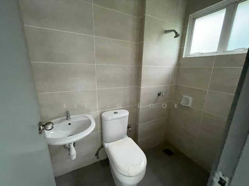 Rumah Teres 2 Tingkat untuk Dijual di Dengkil (Selangor) - Kelvin Pook - Bathroom - PropertyGuru.com.my